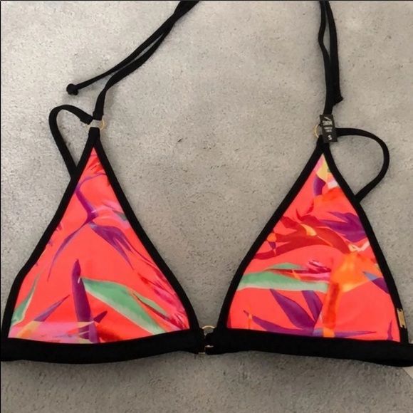 NWT Victoria Secret Bikini Top - Picture 3 of 3